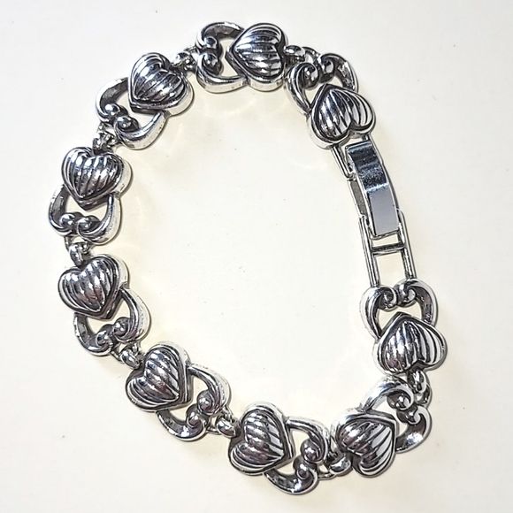 Brighton Jewelry - BRIGHTON LINED HEART LINK BRACELET - 9 HEART SHAPED LINKS